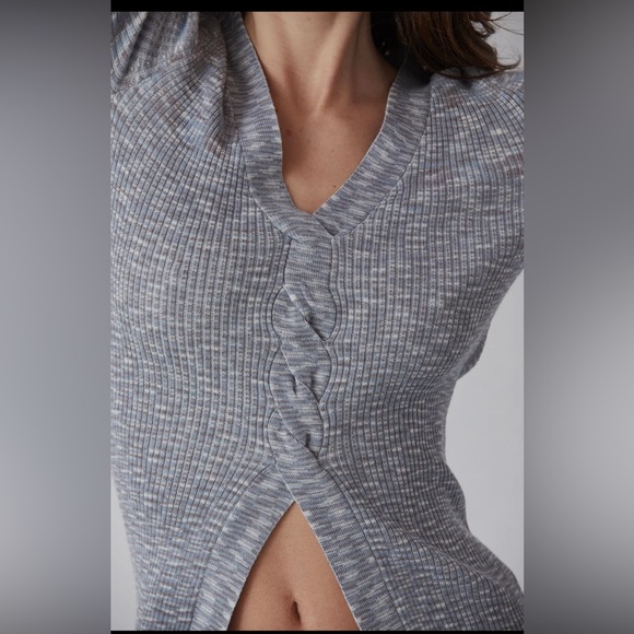 Crescent Jemmie Twist Front Sweater Top - Picture 3 of 11